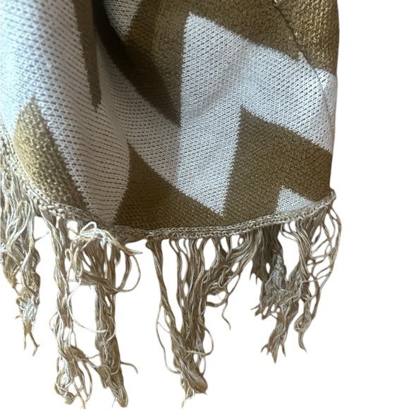 White and Brown Zigzag Patterned Poncho Sweater with Fringe - Picture 3 of 3